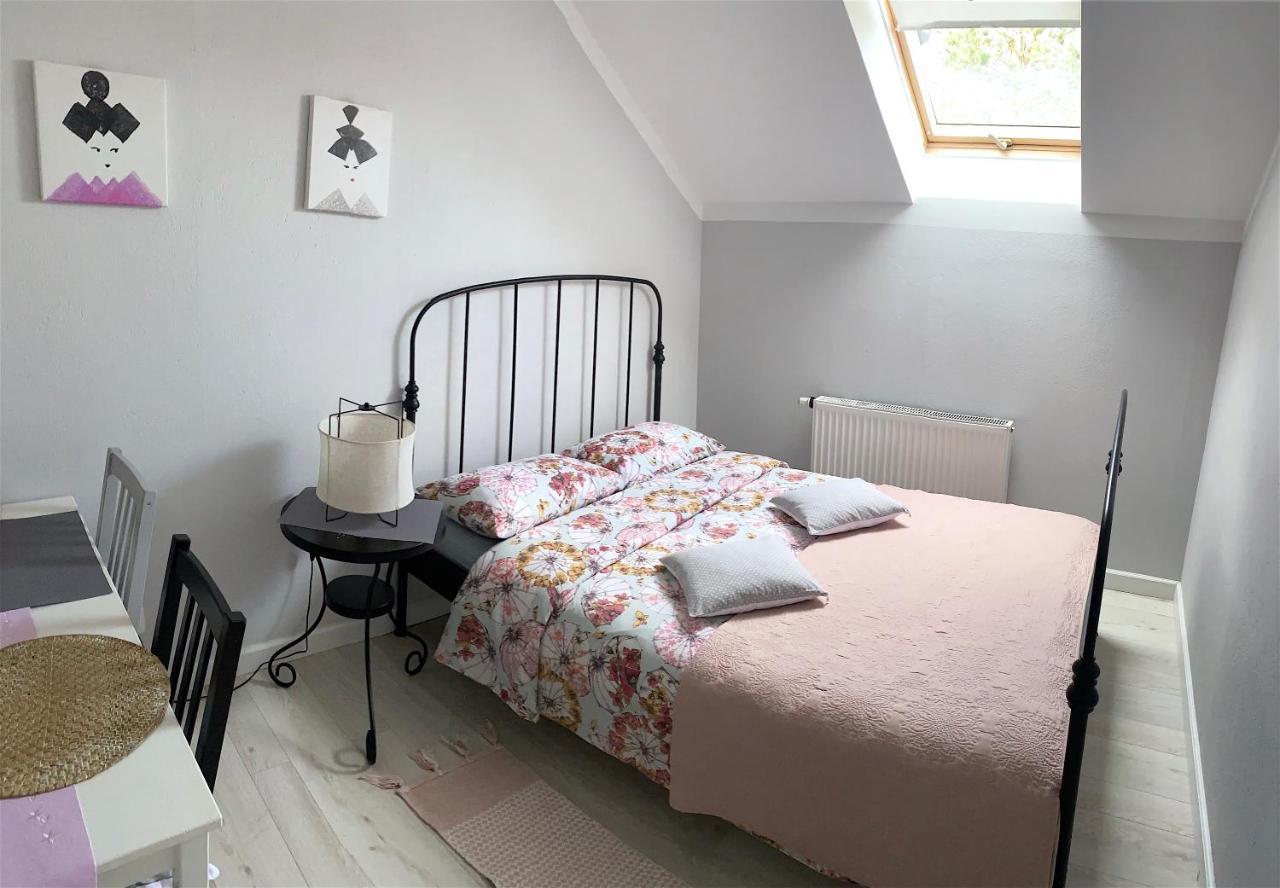 Szary Domek Apartamenty Ustka Exterior foto